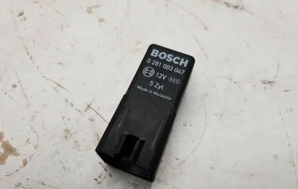 Volvo V60 Glow plug pre-heat relay 30785663