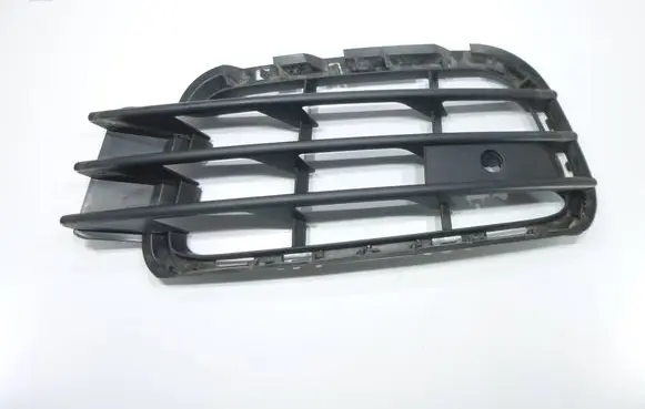 Volkswagen Touareg II Front bumper lower grill 7P6853665A