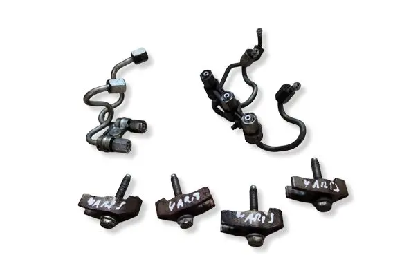 Toyota Yaris Fuel Injector clamp holder 