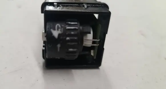 Volkswagen PASSAT B6 Seat heating switch 3C0963564A