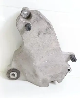 Mercedes-Benz B W246 W242 Engine mounting bracket A2702230002