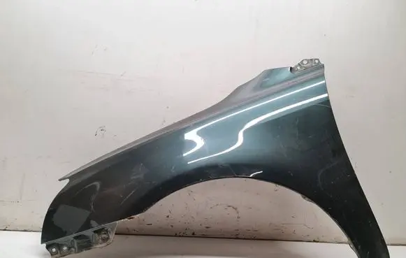 Toyota Avensis T250 Fender