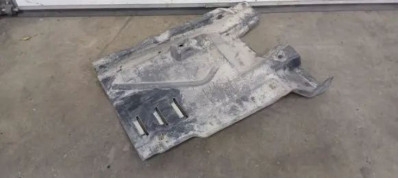 Center/middle under tray cover