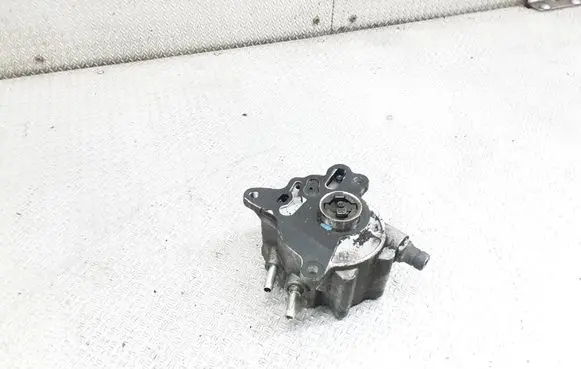 Volkswagen Touran I Vacuum pump 03G145209