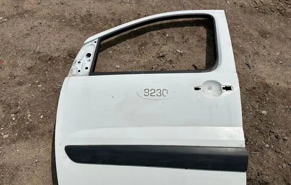 Peugeot Expert Front door