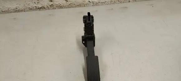 Mercedes-Benz A W177 Accelerator throttle pedal A1773001800