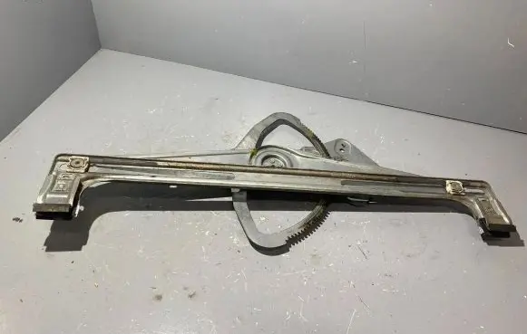 Volvo C30 Front window lifting mechanism without motor 983165102 983165102RH