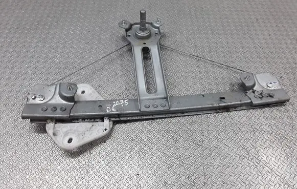 Rear door manual window regulator