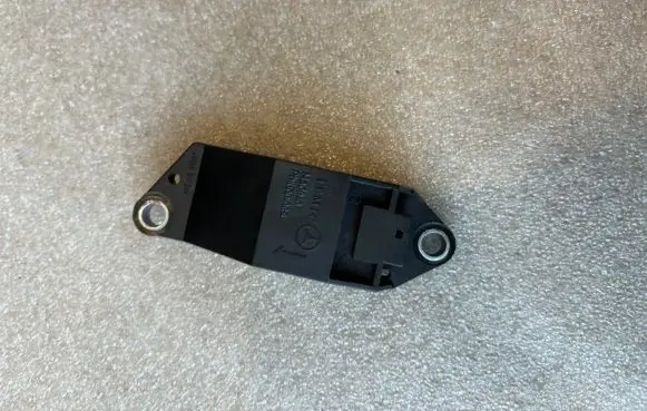 Mercedes-Benz E W211 Airbag deployment crash/impact sensor A0018209326 0018209326