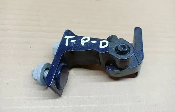 Audi A4 S4 B9 Rear door lower hinge