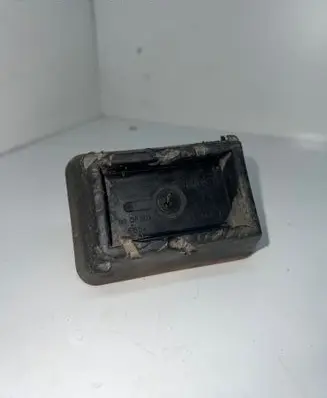 BMW 3 E46 Jacking socket point 8268885