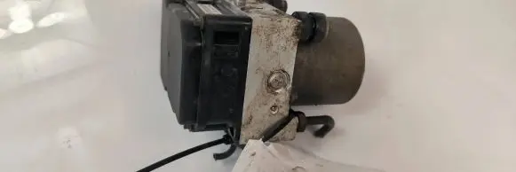 Ford Mondeo Mk III ABS Pump 265800381