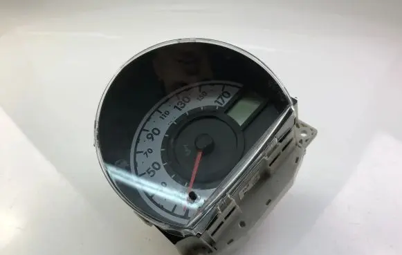 Toyota Aygo AB10 Speedometer (instrument cluster) 838000H043A
