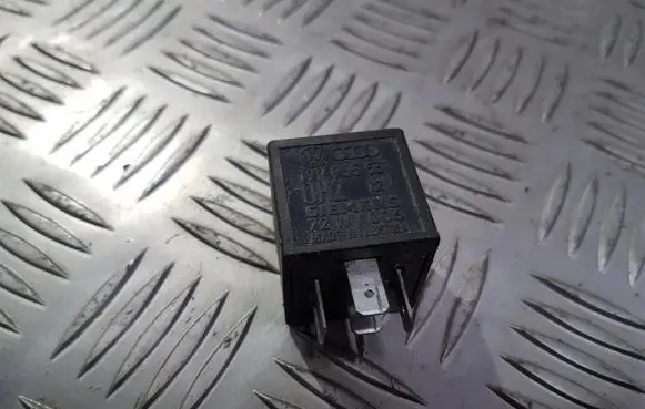 Volkswagen Golf III Other relay 191955531