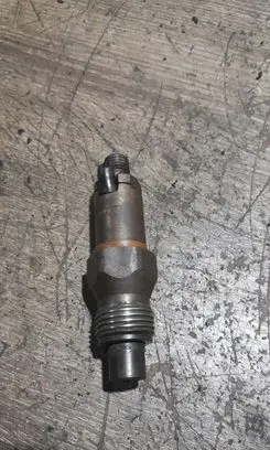 Volvo S40, V40 Fuel injector LCR6735401D