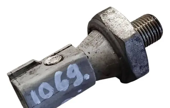 Volkswagen Touareg II Oil pressure sensor 038919081B