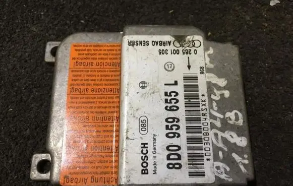 Audi A4 S4 B5 8D Airbag control unit/module 8d0959655l 0285001305