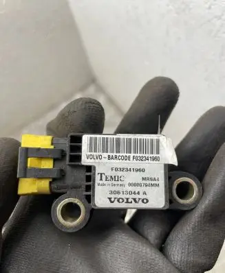 Volvo S40, V40 Airbag deployment crash/impact sensor 30613044A 00000794MM F032341960