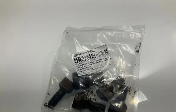 Mercedes-Benz E W211 Anti-theft wheel nuts and lock 