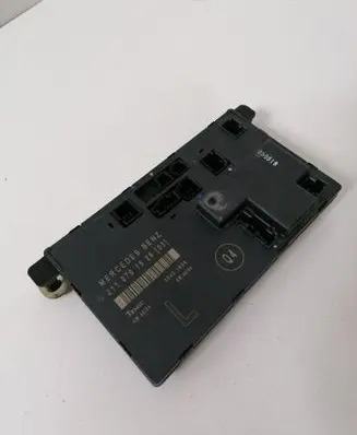 Mercedes-Benz CLS C219 Door control unit/module 2118701526