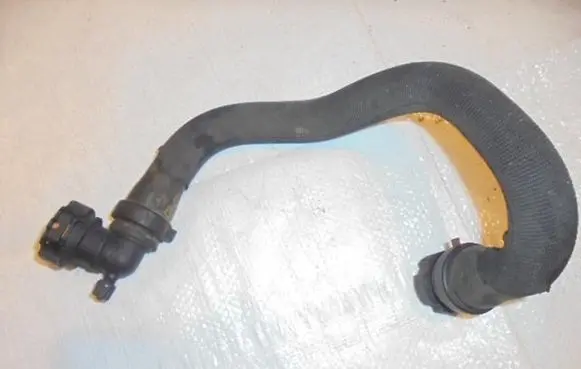 Peugeot 308 Engine coolant pipe/hose 9670445080
