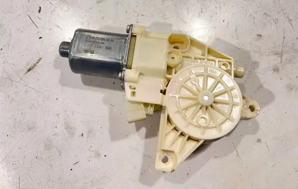 Mercedes-Benz E W212 Front door window regulator motor A2129066802