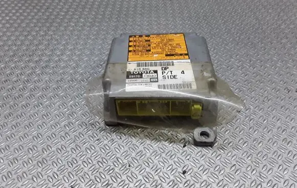 Toyota Corolla E120 E130 Airbag control unit/module 8917013040