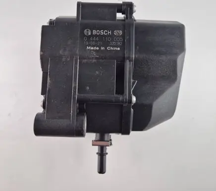 Iveco Daily 6th gen AdBlue liquid reservoir 5801863567 4508101 0444110005