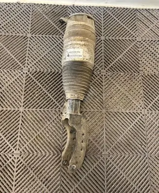 Porsche Cayenne (92A) Air suspension front shock absorber 7P5616039P