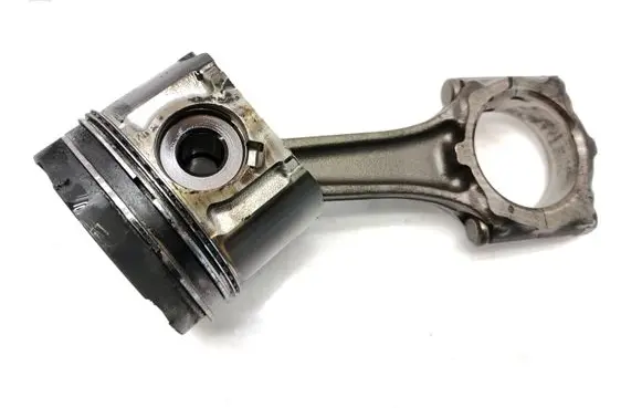 Opel Astra H Piston with connecting rod P885