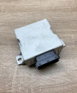 Toyota Avensis T250 Window wiper relay 150696