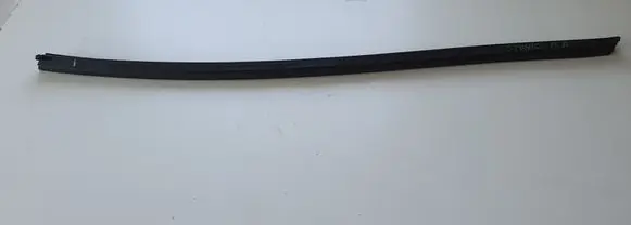 KIA Stonic Rubber seal front door window/glass 