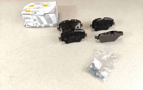 BMW 3 G20 G21 Brake pads (front) 6888777
