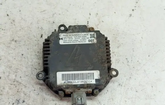 Nissan Pathfinder R51 Headlight ballast module Xenon NZMNS111LBNA LNA00L61DR2255