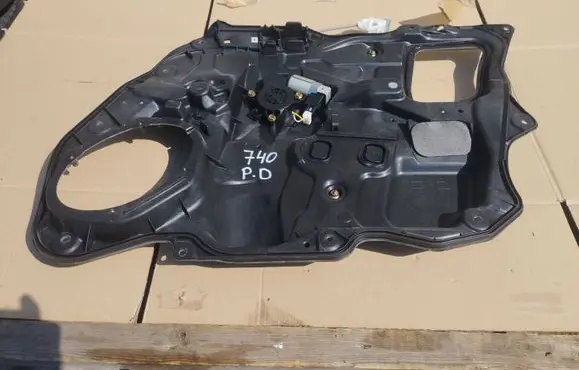 Mazda 3 I Front door window regulator with motor GJ6A5858X CM011630