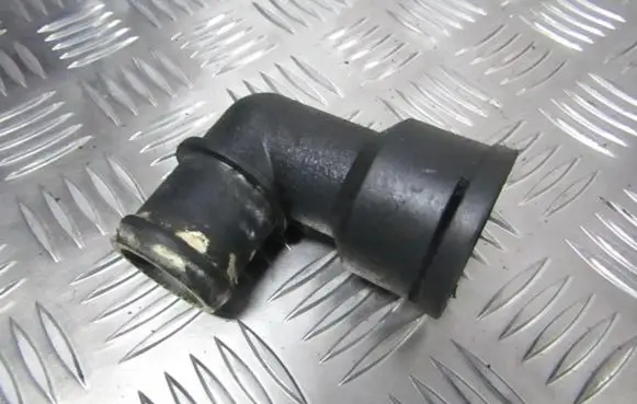 Volkswagen Golf III Engine coolant pipe/hose 037121619
