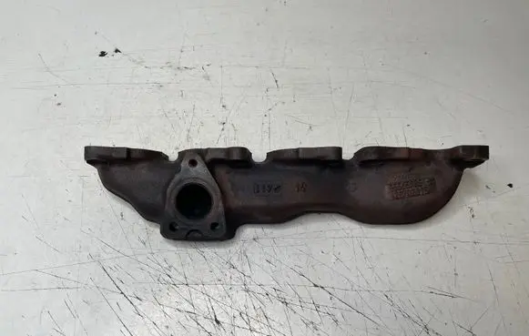 Opel Insignia A Exhaust manifold 55565985 428702815