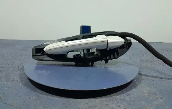 Ford Fusion Front door exterior handle DS73-F22465-A