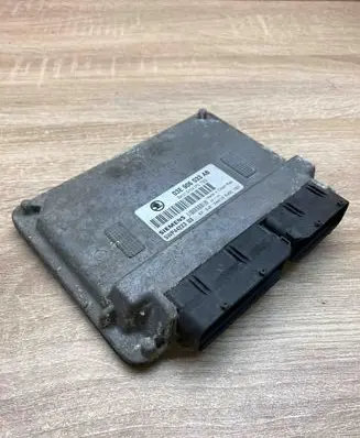 Skoda Fabia Mk1 (6Y) Engine control unit/module ECU 03E906033AB 5WP44223