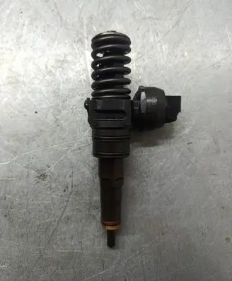 Volkswagen Sharan Fuel injector 038130073BA