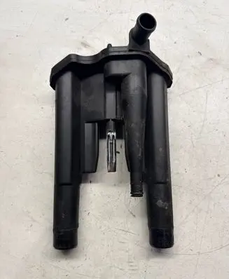 Land Rover Range Rover Sport L494 Oil breather separator 9X206A785CB
