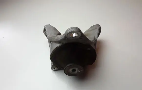 Honda CR-V Engine mount bracket 21T1G