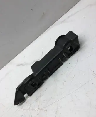 Audi A4 S4 B8 8K Front bumper mounting bracket 8T0807284A