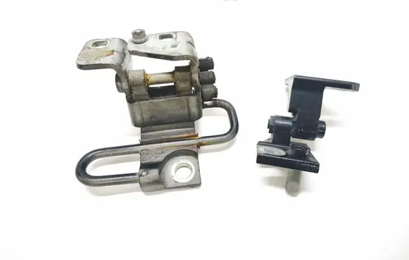 Volkswagen Golf Plus Front door hinge set 1K0831411P A046575
