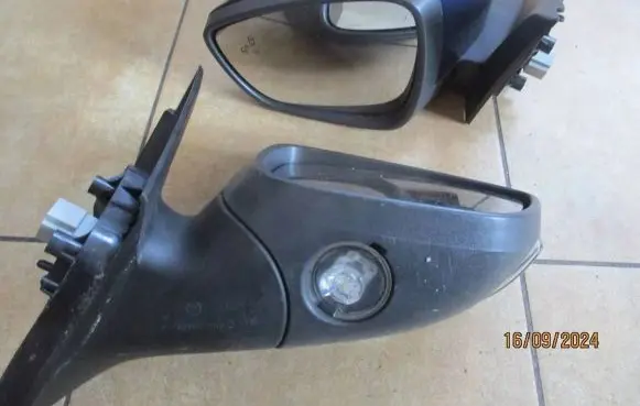 Ford Focus Front door electric wing mirror 