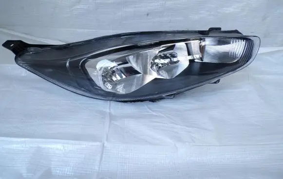 Ford Fiesta Headlight/headlamp 