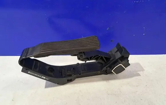 Mercedes-Benz GL X164 Accelerator throttle pedal A1643000004