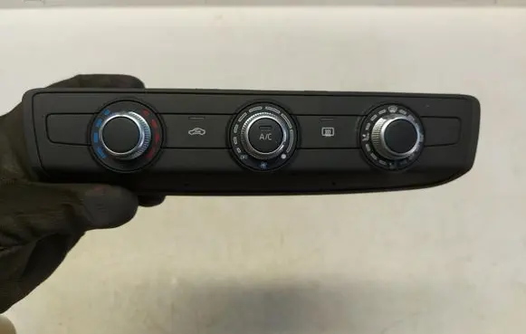Audi Q2 - Climate control unit 8V0820047F