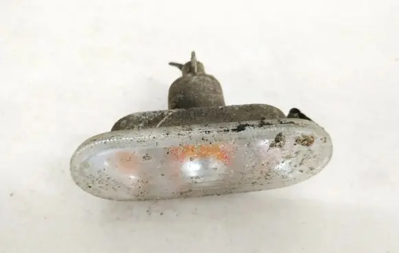 Volkswagen Golf IV Front fender indicator light 6l0949117