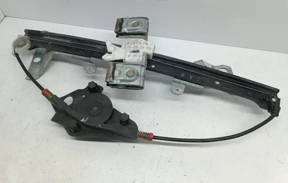 Front window lifting mechanism without motor